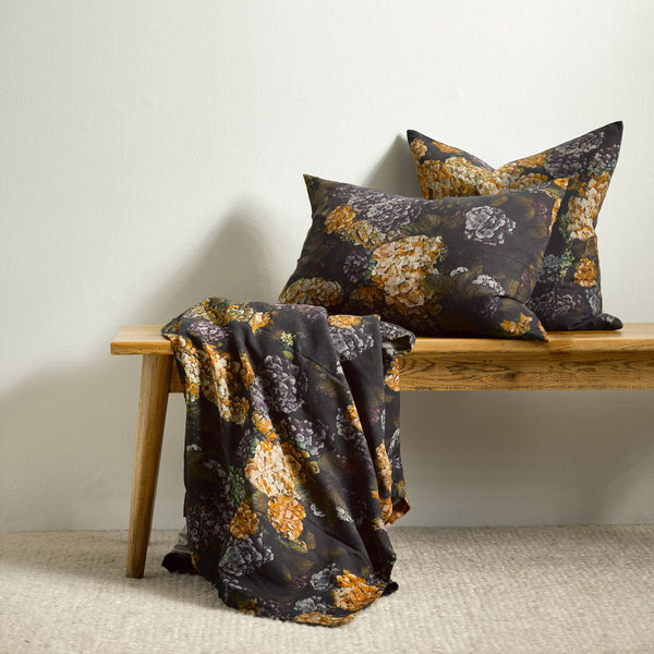 Thread Design Hydrangea Linen Throw image 2